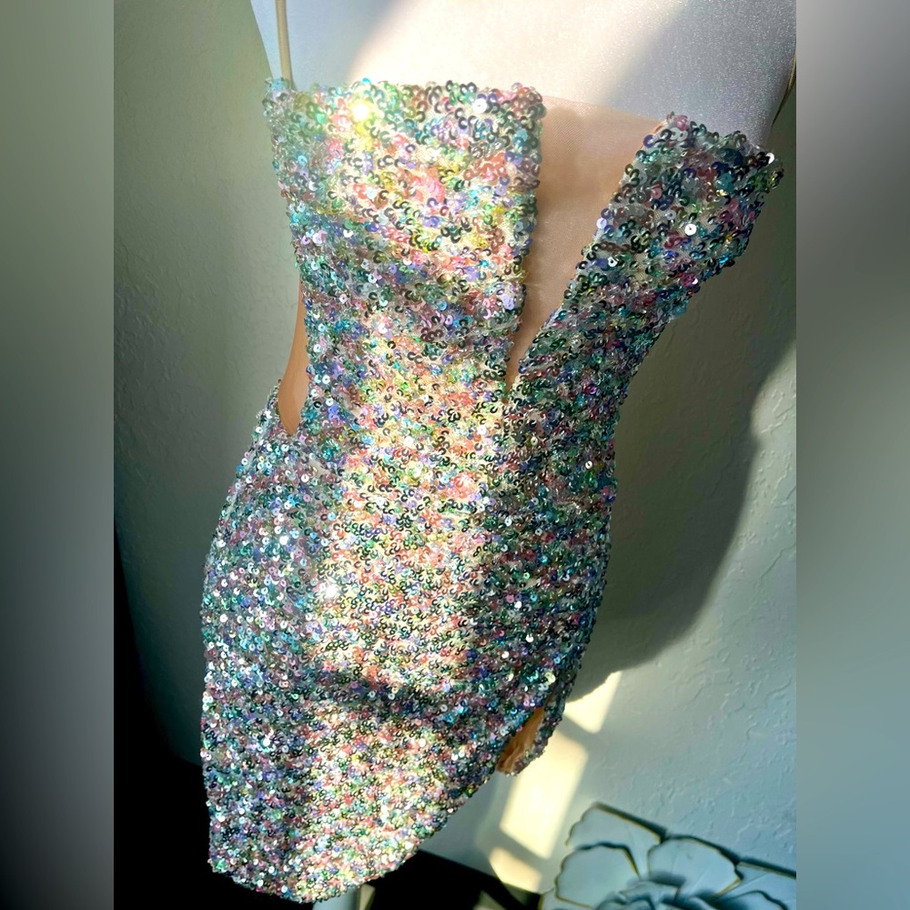 Dressmezee mini body con dress